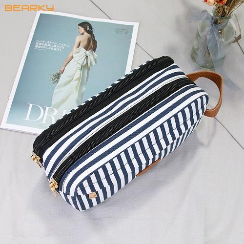 Toiletry bag (10)